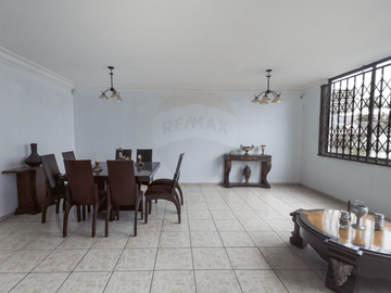 Vendo departamento en Cdla. Kennedy nueva