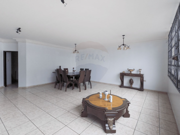 Vendo departamento en Cdla. Kennedy nueva
