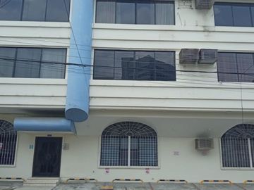 Vendo departamento en Cdla. Kennedy nueva