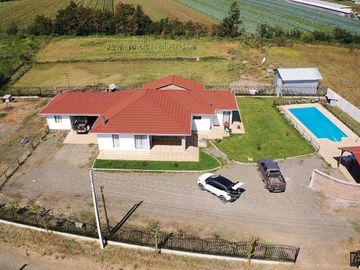Hermosa casa en condominio sector Santa Rita Pelarco