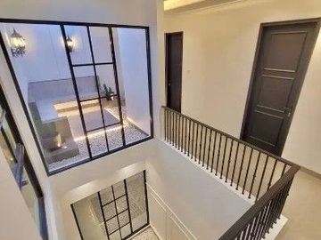 DIJUAL Rumah baru design Colonial Modern di Kertajaya Indah