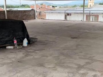 SE VENDE CASA MULTIFAMILIR DE TRES PISOS CON TERRAZA. BARRIO FÁTIMA, TULUÁ (VALLE).