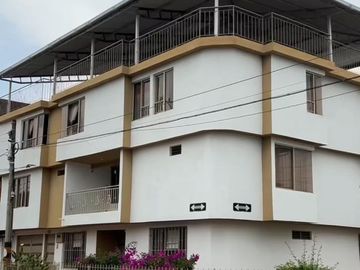 SE VENDE CASA MULTIFAMILIR DE TRES PISOS CON TERRAZA. BARRIO FÁTIMA, TULUÁ (VALLE).