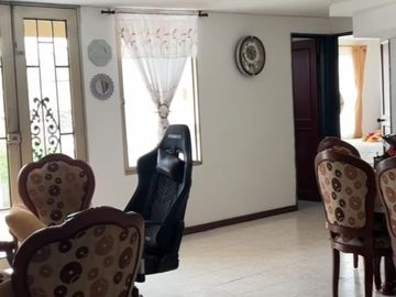 SE VENDE CASA MULTIFAMILIR DE TRES PISOS CON TERRAZA. BARRIO FÁTIMA, TULUÁ (VALLE).