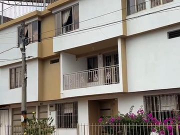 SE VENDE CASA MULTIFAMILIR DE TRES PISOS CON TERRAZA. BARRIO FÁTIMA, TULUÁ (VALLE).