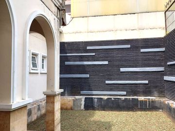 Rumah Hook Mewah di Casa Grande Residence