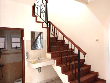 Rumah Hook Mewah di Casa Grande Residence