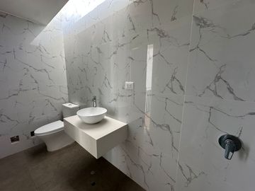 EN VENTA TRIPLEX 303 DE ESTRENO EN Ca. Aster, SURCO !ENTREGA INMEDIATA!