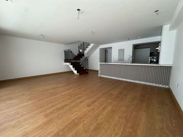 EN VENTA TRIPLEX 303 DE ESTRENO EN Ca. Aster, SURCO !ENTREGA INMEDIATA!