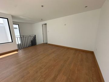 EN VENTA TRIPLEX 303 DE ESTRENO EN Ca. Aster, SURCO !ENTREGA INMEDIATA!