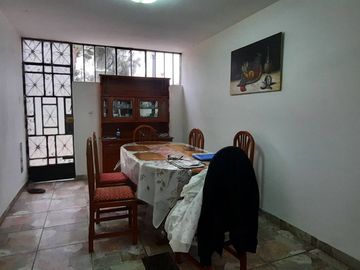 Vendo Esplendida Casa Remodelada en La Pista Aux. de La Av (Ex. Colonial)
