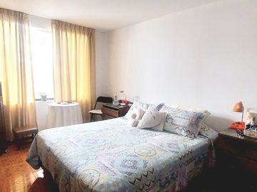 Departamento En Primer Piso Con Capacidad Para 2 Autos , Frente A Parque Anguila En Chorrillos