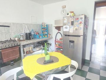 Departamento En Primer Piso Con Capacidad Para 2 Autos , Frente A Parque Anguila En Chorrillos