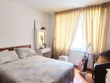Departamento En Primer Piso Con Capacidad Para 2 Autos , Frente A Parque Anguila En Chorrillos