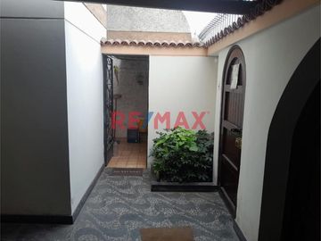 VENTA DE CASA 3 PISOS - BELLAVISTA- CALLAO