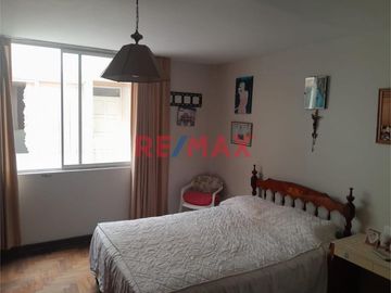VENTA DE CASA 3 PISOS - BELLAVISTA- CALLAO