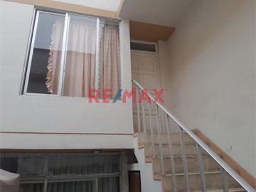VENTA DE CASA 3 PISOS - BELLAVISTA- CALLAO