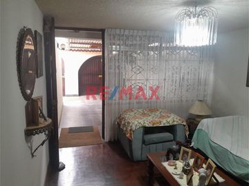 VENTA DE CASA 3 PISOS - BELLAVISTA- CALLAO