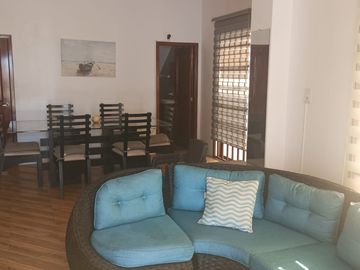 CASA DE DEPARTAMENTOS CON PISCINA EN VENTA EN CRUCITA A POCOS METROS DEL MALECÓN