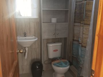 CASA DE DEPARTAMENTOS CON PISCINA EN VENTA EN CRUCITA A POCOS METROS DEL MALECÓN