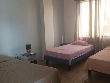 CASA DE DEPARTAMENTOS CON PISCINA EN VENTA EN CRUCITA A POCOS METROS DEL MALECÓN