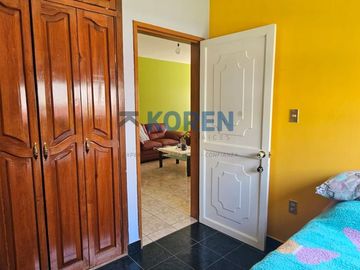 CASA EN VENTA EN VILLAS DE IRAPUATO CON DOS DEPARTAMENTOS ADJUNTOS