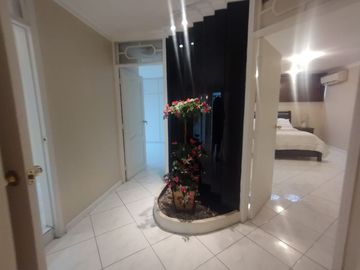 VENTA DEPARTAMENTO 1ER PISO ALTO EN URDESA 3 DORM (VIVI)