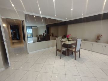 VENTA DEPARTAMENTO 1ER PISO ALTO EN URDESA 3 DORM (VIVI)