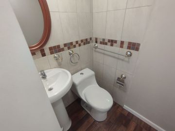 VENTA DEPARTAMENTO 1ER PISO ALTO EN URDESA 3 DORM (VIVI)