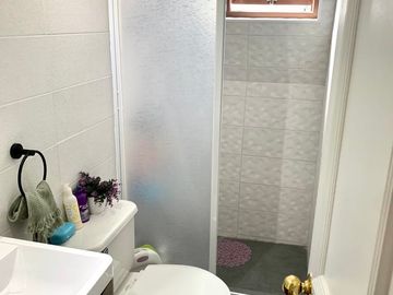 Se Vende Departamento, remodelado, Metro Lo Vial, 2 Dormitorios 1 Oficina 2 Baños Cocina cerrada Estacionamiento y Bodega