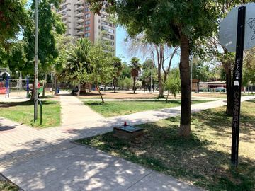 Se Vende Departamento, remodelado, Metro Lo Vial, 2 Dormitorios 1 Oficina 2 Baños Cocina cerrada Estacionamiento y Bodega