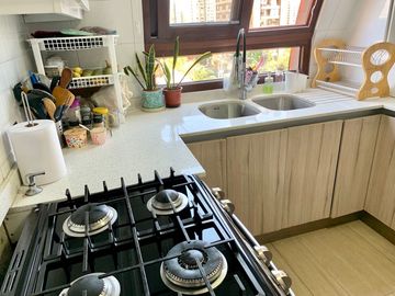 Se Vende Departamento, remodelado, Metro Lo Vial, 2 Dormitorios 1 Oficina 2 Baños Cocina cerrada Estacionamiento y Bodega