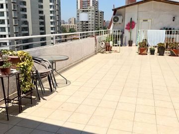 Se Vende Departamento, remodelado, Metro Lo Vial, 2 Dormitorios 1 Oficina 2 Baños Cocina cerrada Estacionamiento y Bodega