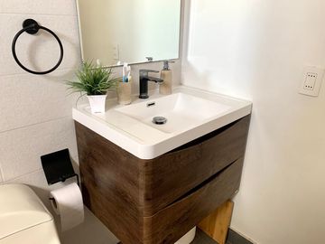 Se Vende Departamento, remodelado, Metro Lo Vial, 2 Dormitorios 1 Oficina 2 Baños Cocina cerrada Estacionamiento y Bodega