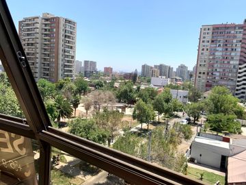 Se Vende Departamento, remodelado, Metro Lo Vial, 2 Dormitorios 1 Oficina 2 Baños Cocina cerrada Estacionamiento y Bodega