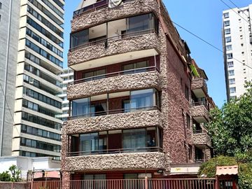 Se Vende Departamento, remodelado, Metro Lo Vial, 2 Dormitorios 1 Oficina 2 Baños Cocina cerrada Estacionamiento y Bodega