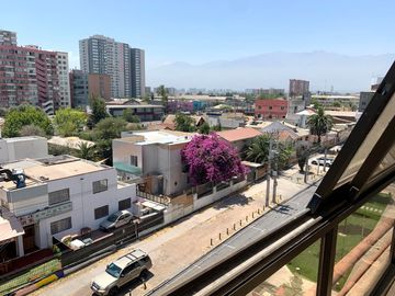 Se Vende Departamento, remodelado, Metro Lo Vial, 2 Dormitorios 1 Oficina 2 Baños Cocina cerrada Estacionamiento y Bodega