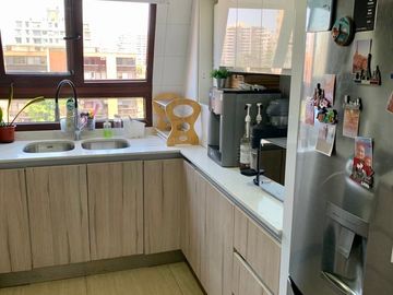 Se Vende Departamento, remodelado, Metro Lo Vial, 2 Dormitorios 1 Oficina 2 Baños Cocina cerrada Estacionamiento y Bodega