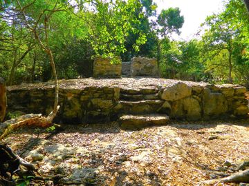 Casa de 4 recamaras con alberca privada, acceso al mar 2 departamentos independientes en venta en Playacar Fase 2.