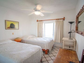 VENTA- Departamento frente al mar en Playa Escondida, Mazatlan