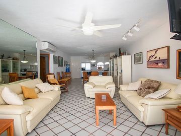 VENTA- Departamento frente al mar en Playa Escondida, Mazatlan