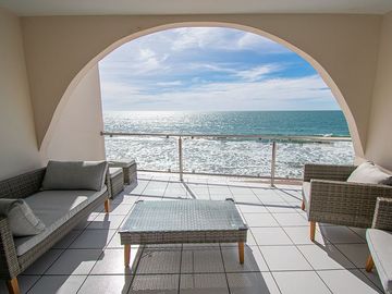 VENTA- Departamento frente al mar en Playa Escondida, Mazatlan