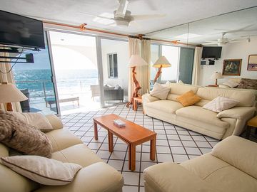 VENTA- Departamento frente al mar en Playa Escondida, Mazatlan