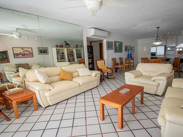 VENTA- Departamento frente al mar en Playa Escondida, Mazatlan