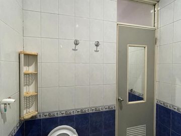 Dijual Rumah Teluk Gong 6x16m, semi furnish.
