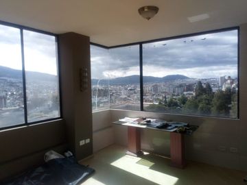 PENTHOUSE DE DOS DEPARTAMENTOS EN VENTA, QUITO EL BATÁN ALTO, ÚTIL 450 M², $400.000