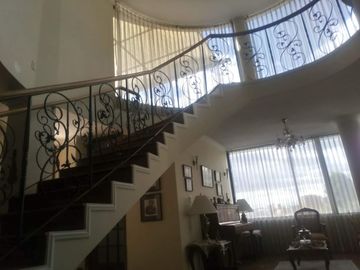 PENTHOUSE DE DOS DEPARTAMENTOS EN VENTA, QUITO EL BATÁN ALTO, ÚTIL 450 M², $400.000