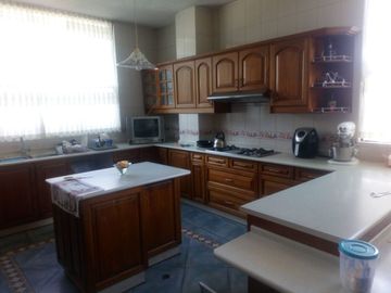 PENTHOUSE DE DOS DEPARTAMENTOS EN VENTA, QUITO EL BATÁN ALTO, ÚTIL 450 M², $400.000