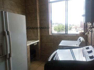 PENTHOUSE DE DOS DEPARTAMENTOS EN VENTA, QUITO EL BATÁN ALTO, ÚTIL 450 M², $400.000