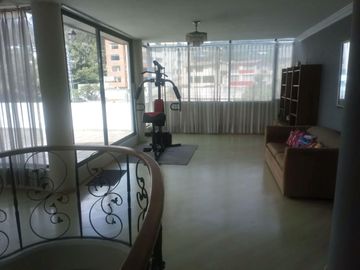 PENTHOUSE DE DOS DEPARTAMENTOS EN VENTA, QUITO EL BATÁN ALTO, ÚTIL 450 M², $400.000